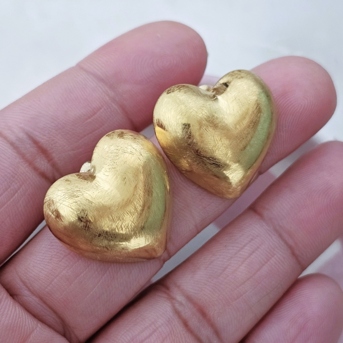 BRINCOS CORAÇÃO ESCOVADO