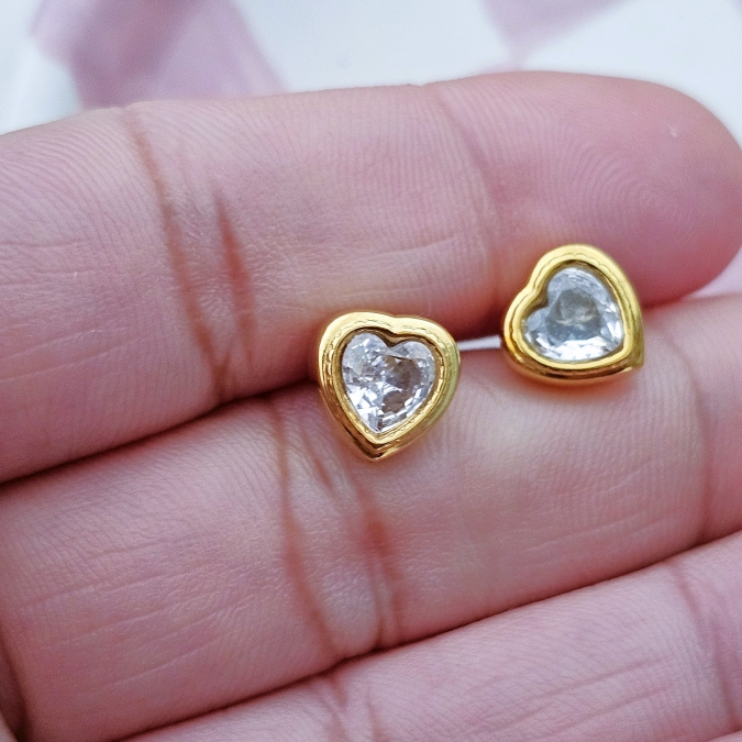 BRINCOS MINI CORAÇÃO COM ZIRCÓNIA