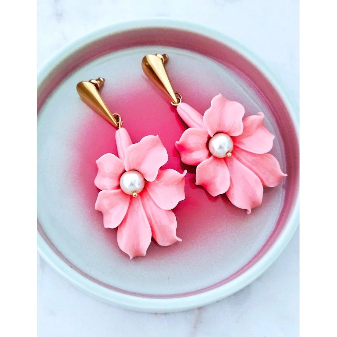 BRINCOS FLOR ROSA COM PÉROLA